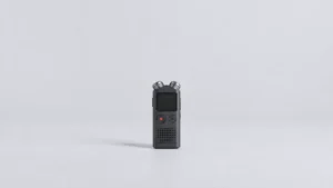 전역 전 경찰조사 일정 변경을 상징하는 녹음기 이미지